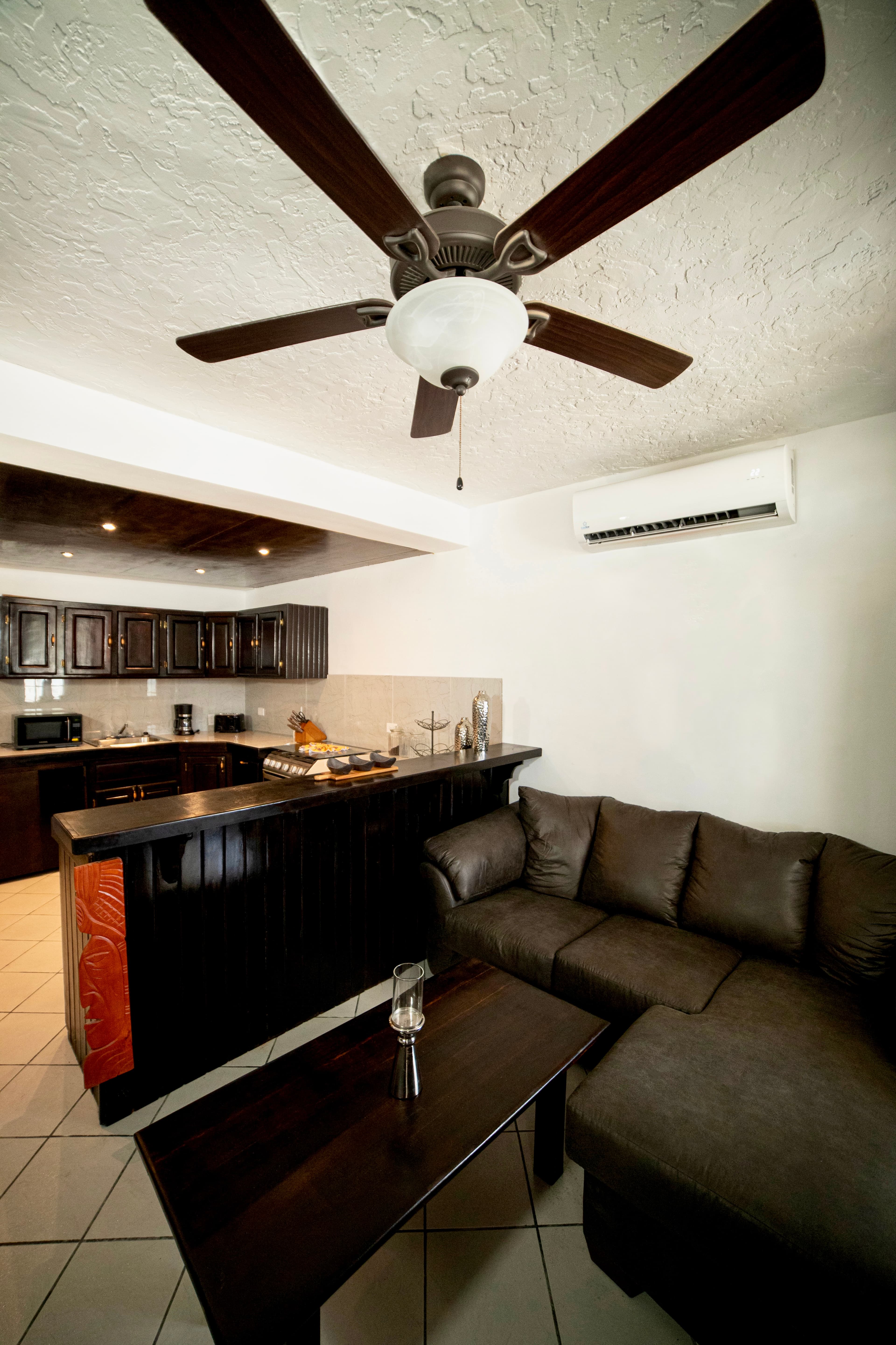 Corona Del Mar - San Pedro Belize -